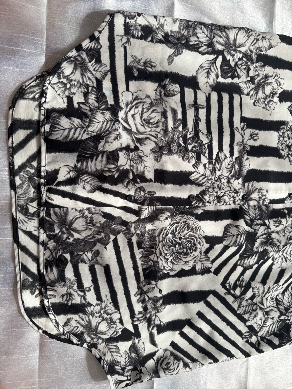 H&M Floral Stripe Mixed Print Button Down Blouse Black & White Size S EUC - Picture 6 of 12